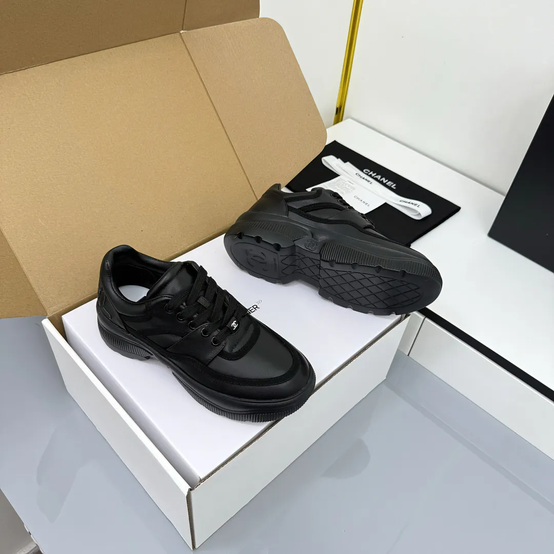 👟👟Ex-factory price 620👟👟 Chanel bread shoes ~ original calfskin panda shoes Chanel 25C latest hot style panda black and white sports shoes casual sneakers Xiaoxiang hot item classic black and white panda color coco girls must pay Fabric: original custom mixed sheepskin lining: original imported breathable mesh lining outsole: Original molded rubber + TPU combination Size: Women's 35-41
